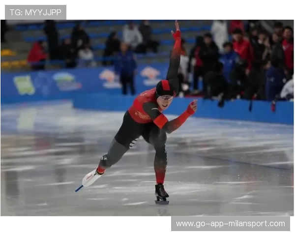 青少年滑冰选手突破地区纪录 受省体委表彰，青少年速度滑冰比赛